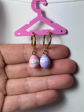 Load image into Gallery viewer, Pink & Purple 
Sugar Shells Easter Egg Earrings