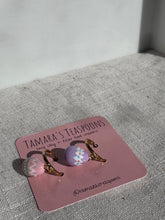 Load image into Gallery viewer, Pink & Purple 
Sugar Shells Easter Egg Earrings