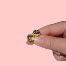 Load image into Gallery viewer, Glazed + striped donuts