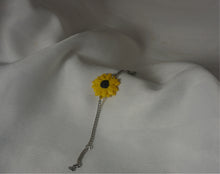 Load image into Gallery viewer, Sunflower bracelet
